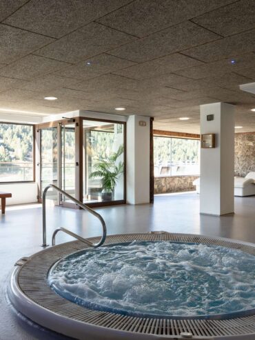 Llacs Spa Jacuzzi